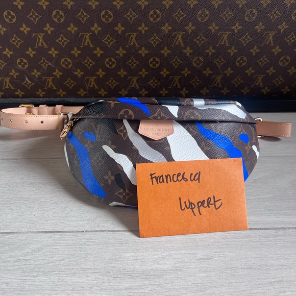 Louis Vuitton x League of Legends BUMBAG - Picture 1 of 13